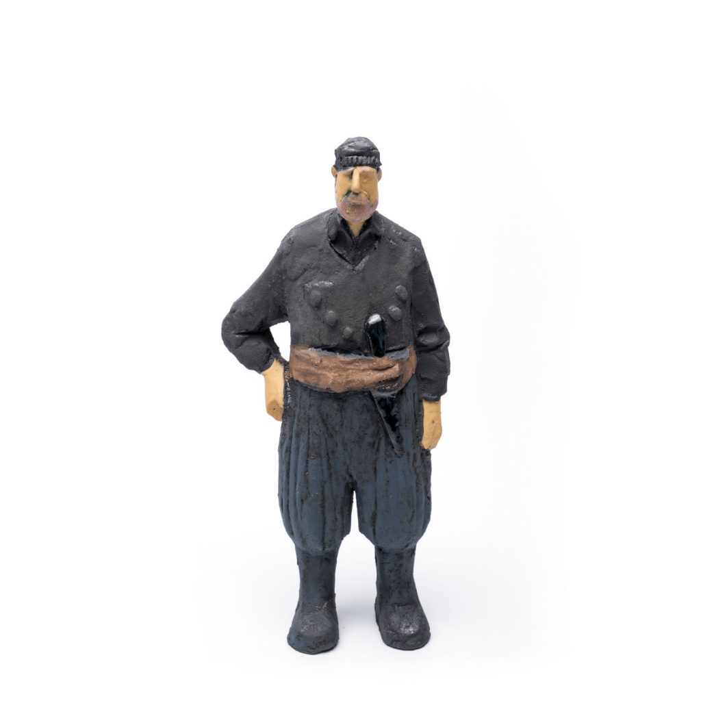 ceramic figure cretanceramic figre captain