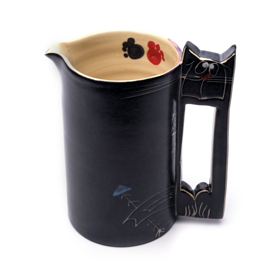 jug black cat